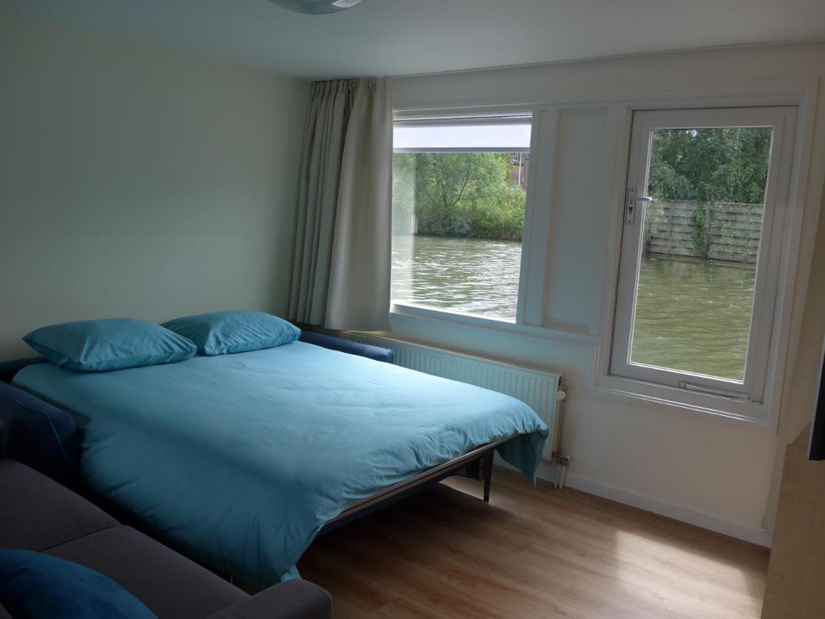 アムステルダムHouseboat In The Center, 5 Min Walk To Tropical Museum, Free Wifi!アパートメント エクステリア 写真